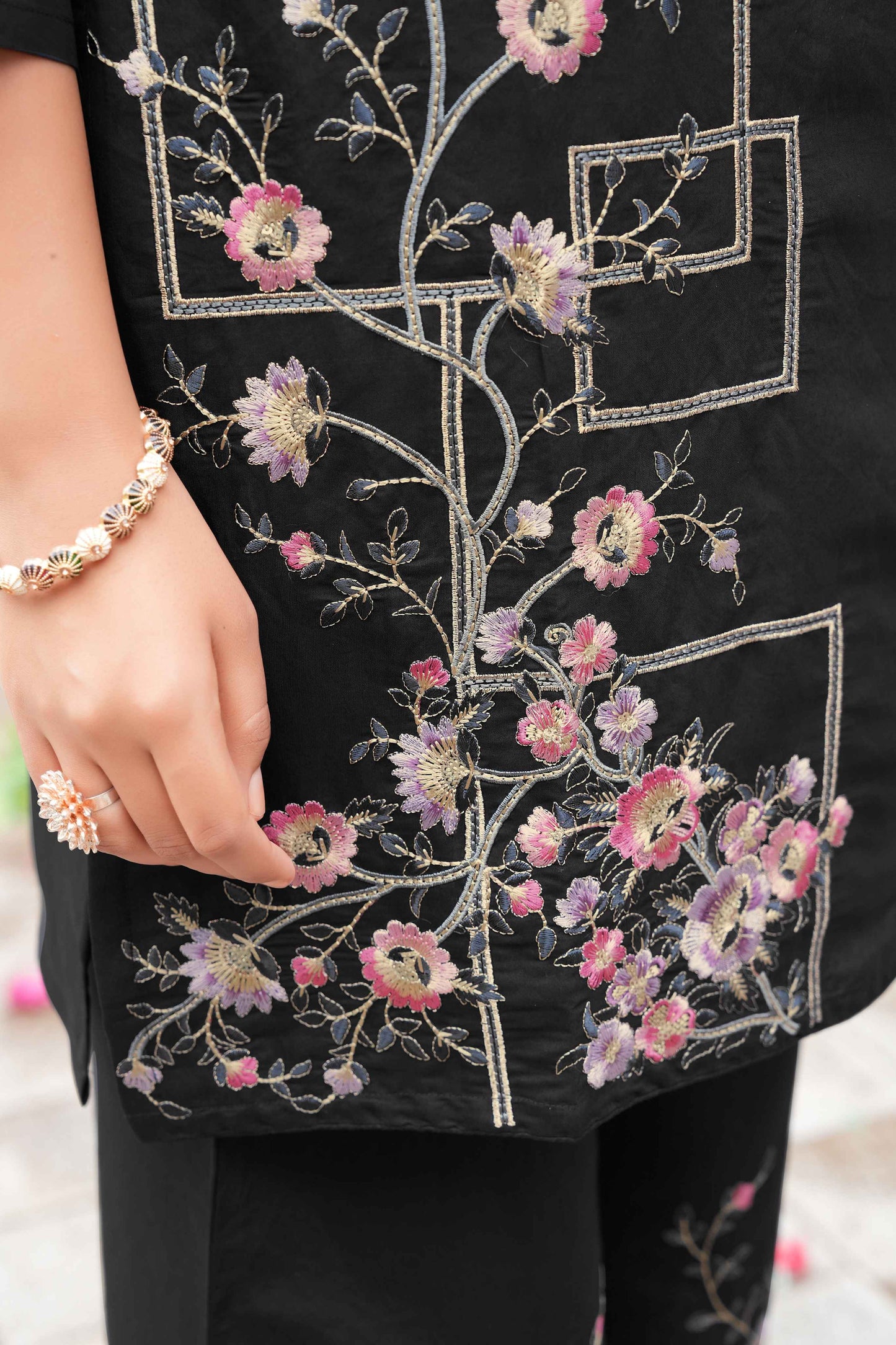 Noir Blossom Elegance