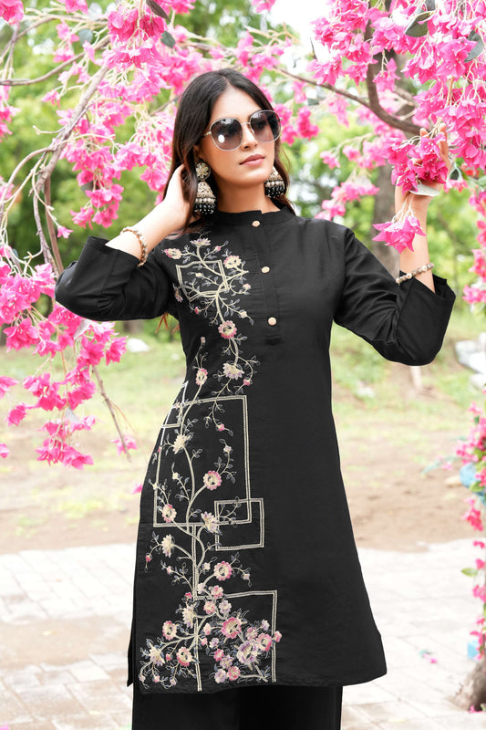 Noir Blossom Elegance