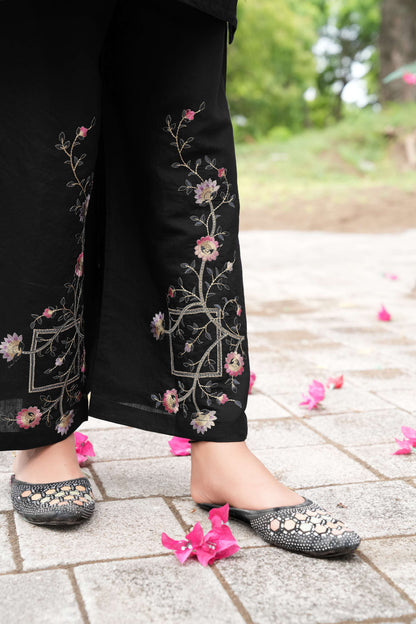 Noir Blossom Elegance
